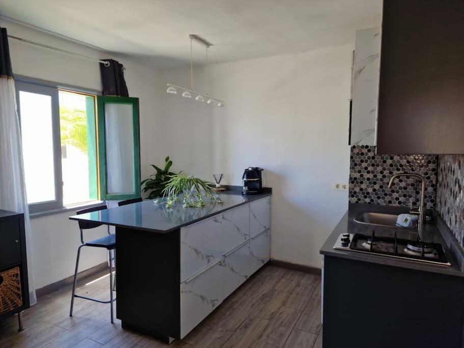 Rockbeach Bungalow Costa Teguise Exteriör bild