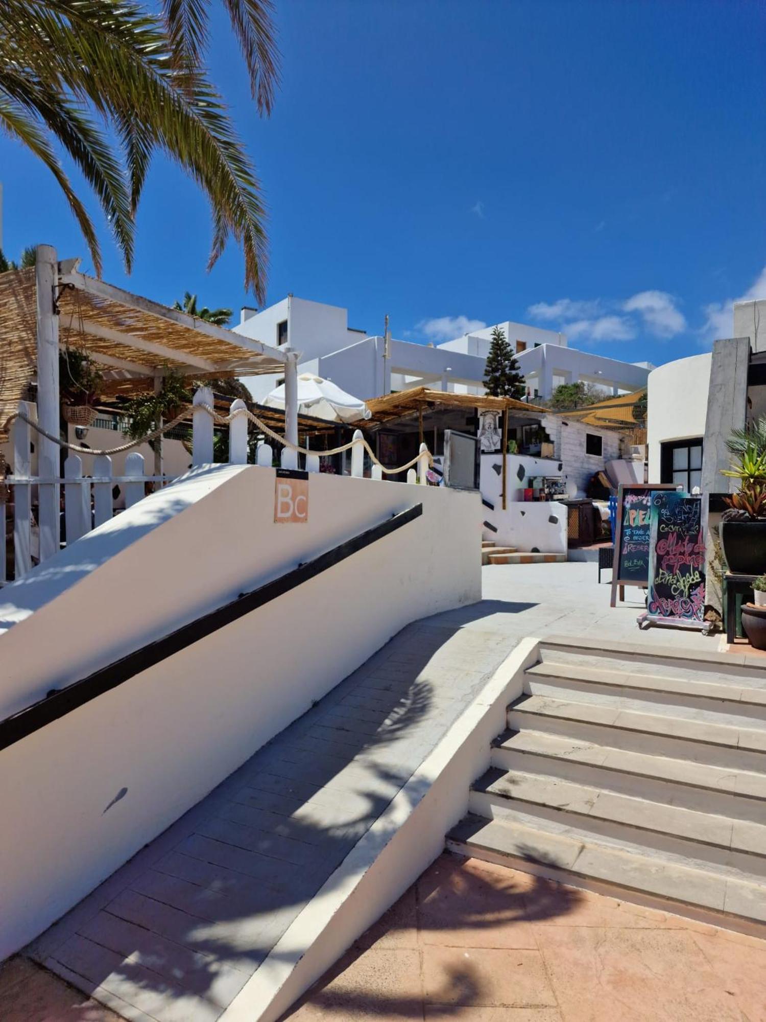 Rockbeach Bungalow Costa Teguise Exteriör bild